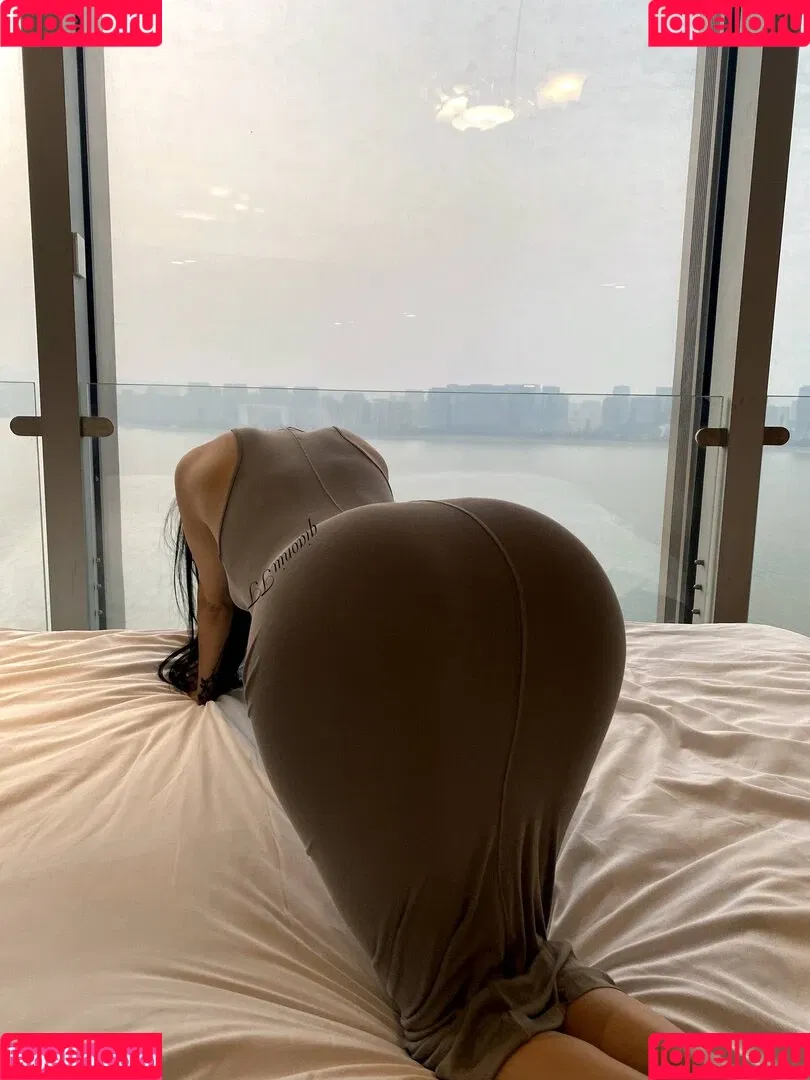 QiaoniuTT Onlyfans Photo Gallery 