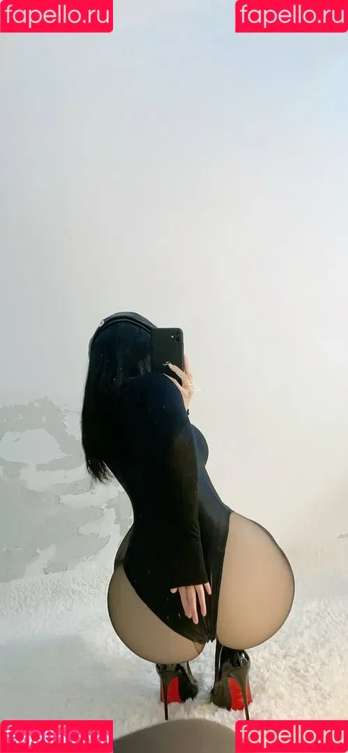 QiaoniuTT Onlyfans Photo Gallery 