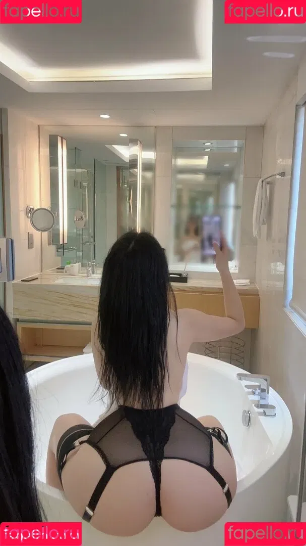 QiaoniuTT Onlyfans Photo Gallery 