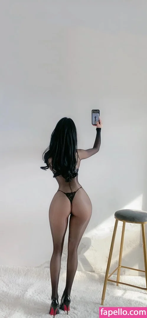 QiaoniuTT Onlyfans Photo Gallery 