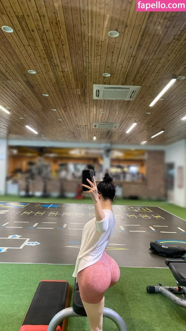 QiaoniuTT Onlyfans Photo Gallery 