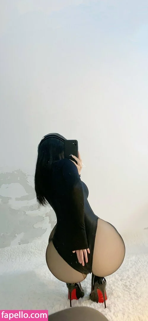 QiaoniuTT Onlyfans Photo Gallery 