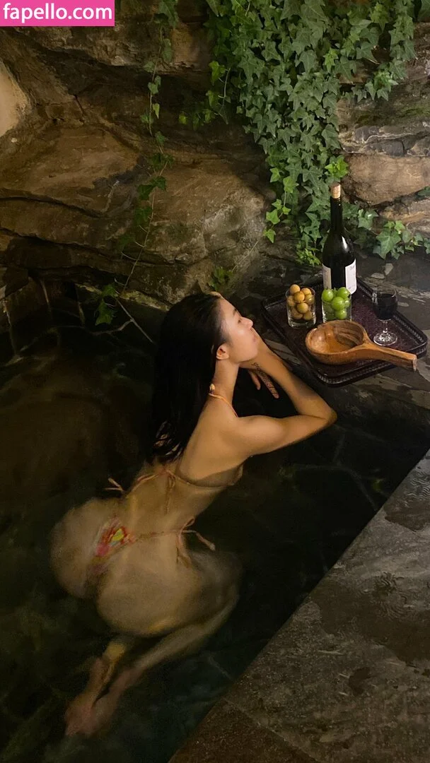 QiaoniuTT Onlyfans Photo Gallery 