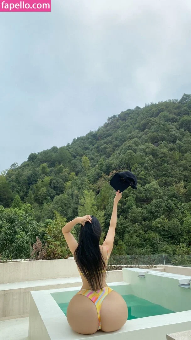 QiaoniuTT Onlyfans Photo Gallery 