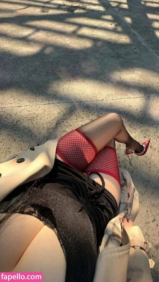 QiaoniuTT Onlyfans Photo Gallery 