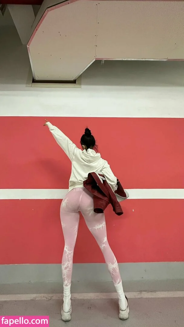 QiaoniuTT Onlyfans Photo Gallery 