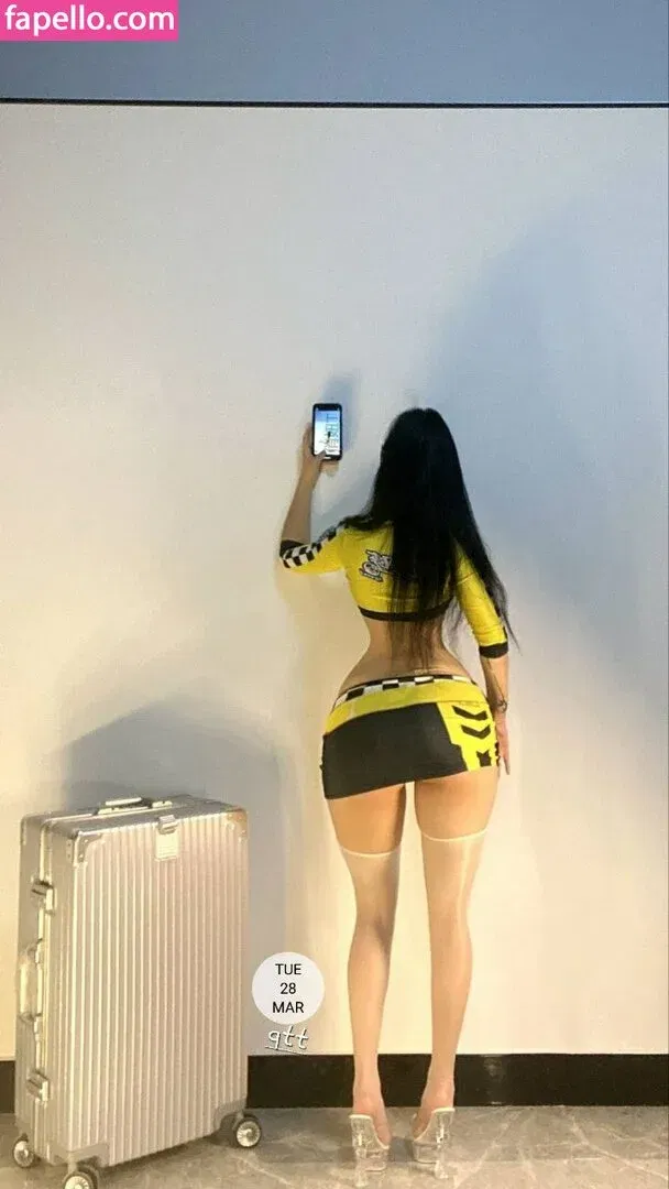 QiaoniuTT Onlyfans Photo Gallery 