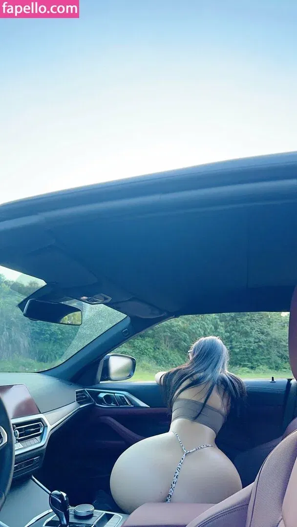 QiaoniuTT Onlyfans Photo Gallery 