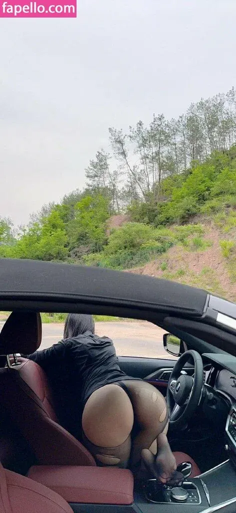 QiaoniuTT Onlyfans Photo Gallery 