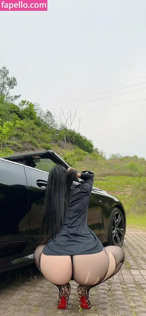 QiaoniuTT Onlyfans Photo Gallery 