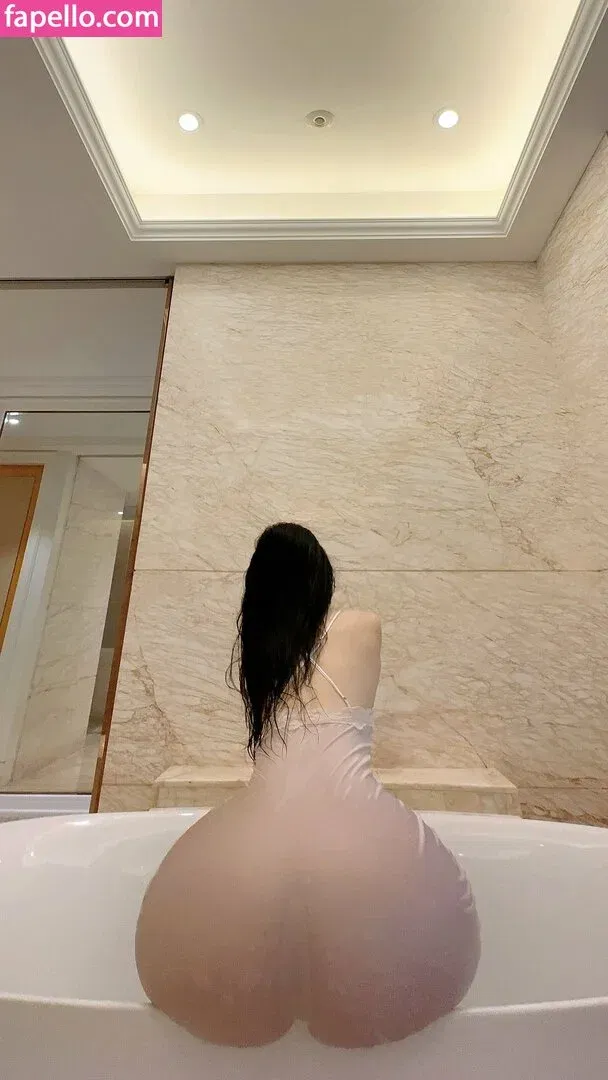 QiaoniuTT Onlyfans Photo Gallery 