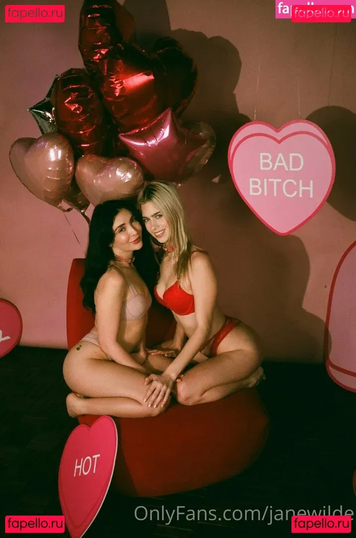 janewilde Onlyfans Photo Gallery 
