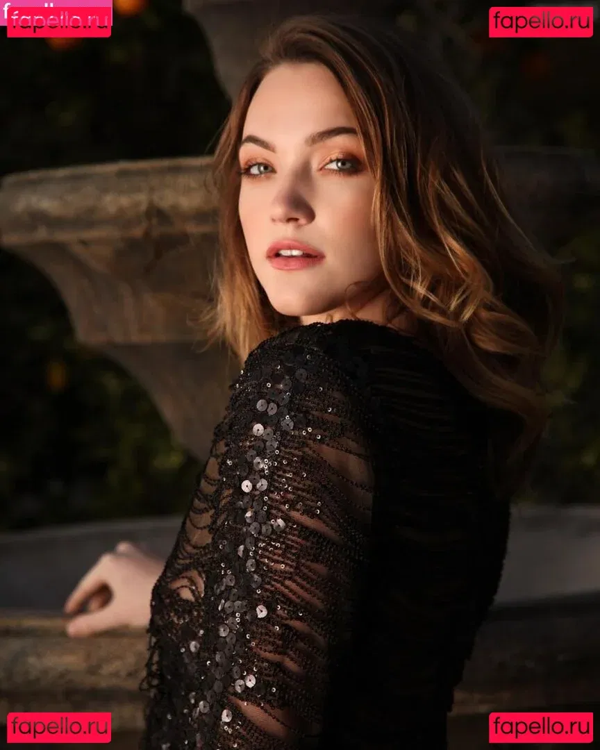 Violett Beane Onlyfans Photo Gallery 
