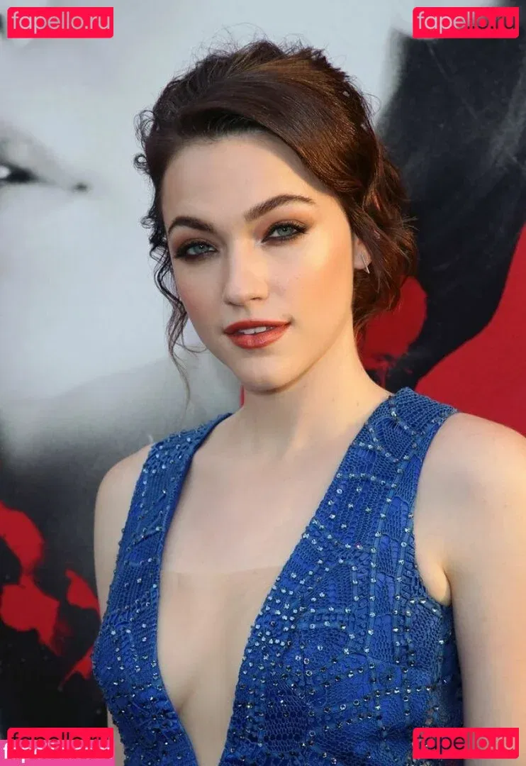 Violett Beane Onlyfans Photo Gallery 
