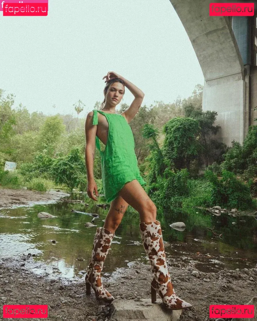 Violett Beane Onlyfans Photo Gallery 