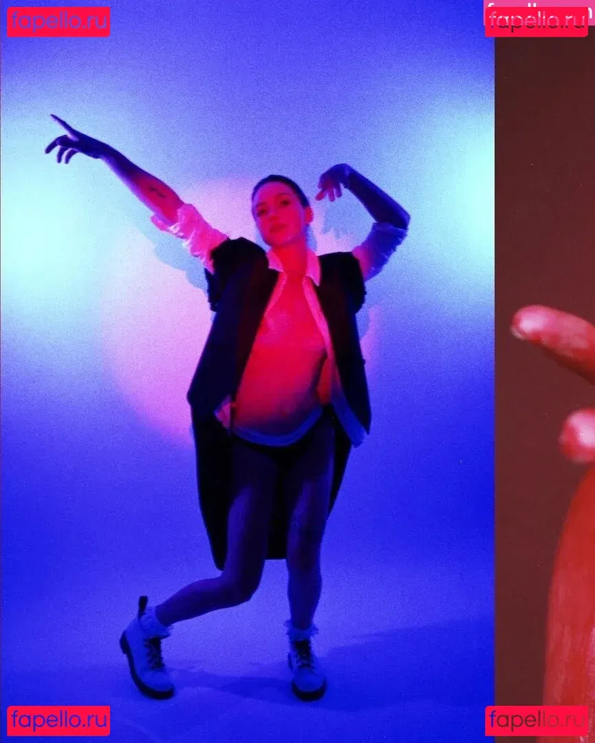 Violett Beane Onlyfans Photo Gallery 