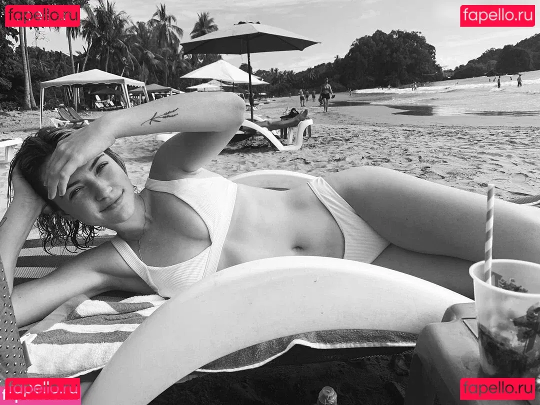 Violett Beane Onlyfans Photo Gallery 