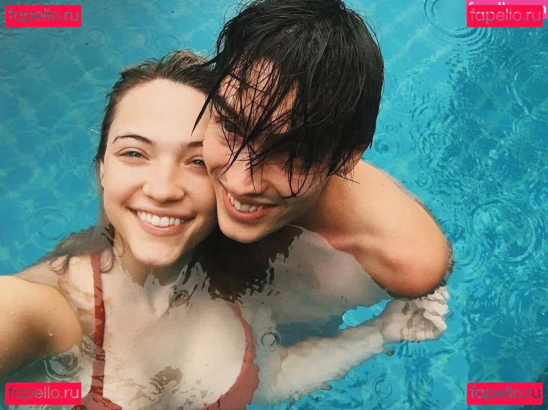 Violett Beane Onlyfans Photo Gallery 