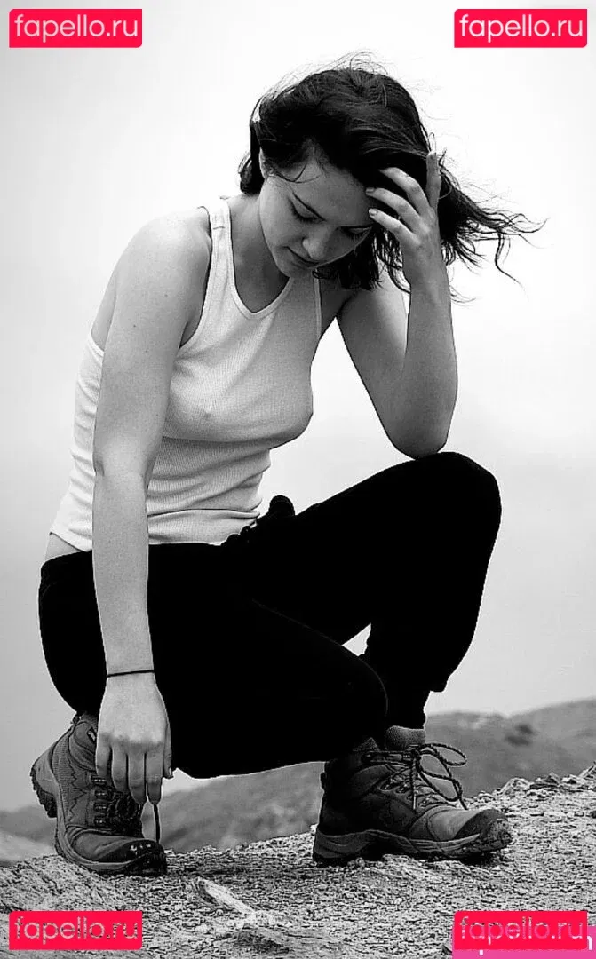 Violett Beane Onlyfans Photo Gallery 