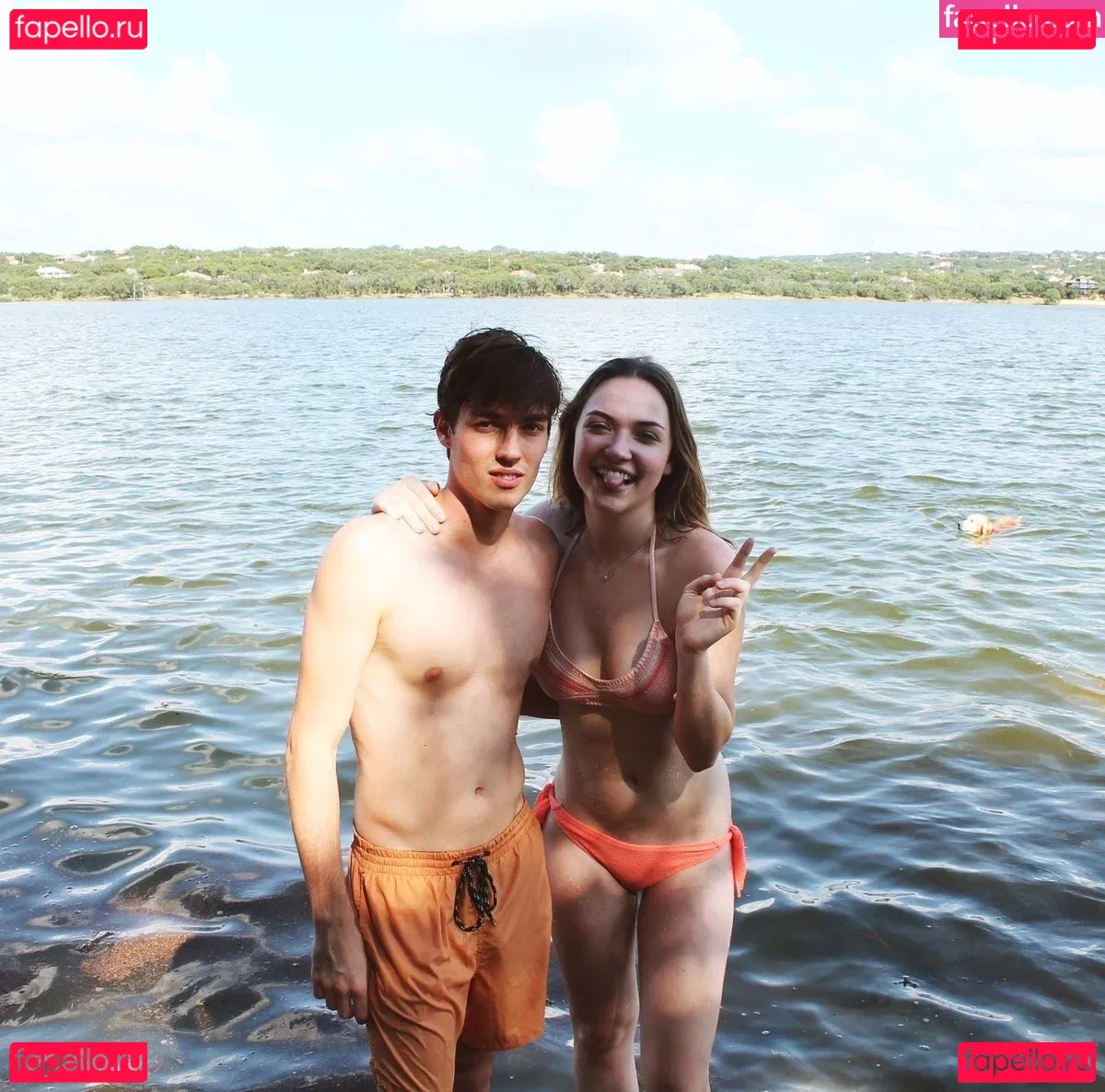 Violett Beane Onlyfans Photo Gallery 