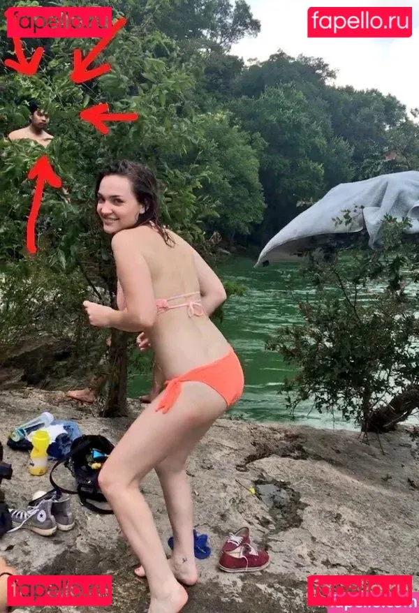 Violett Beane Onlyfans Photo Gallery 