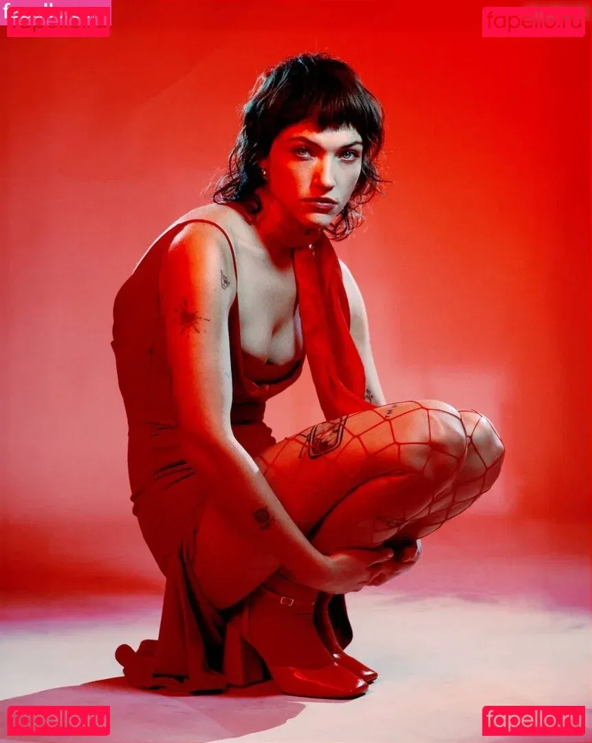 Violett Beane Onlyfans Photo Gallery 