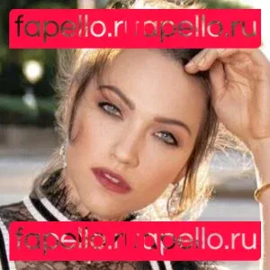 Violett Beane Onlyfans Photo Gallery 