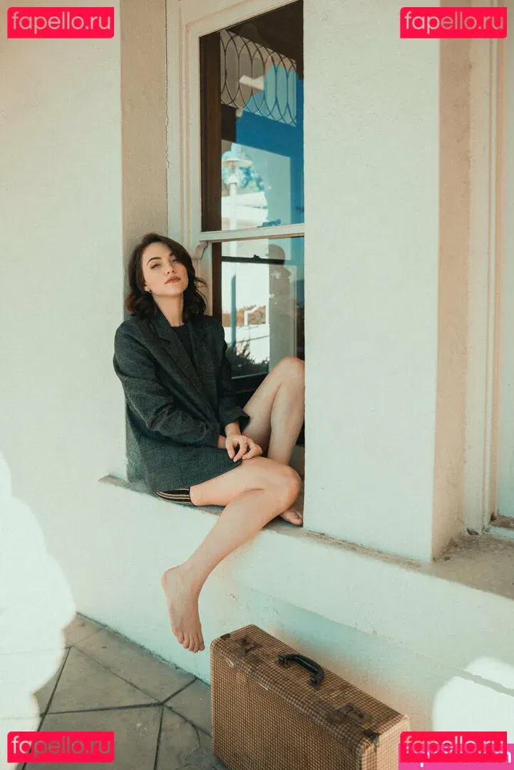 Violett Beane Onlyfans Photo Gallery 