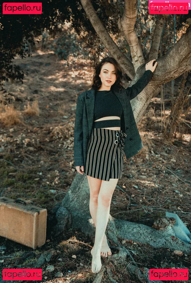 Violett Beane Onlyfans Photo Gallery 