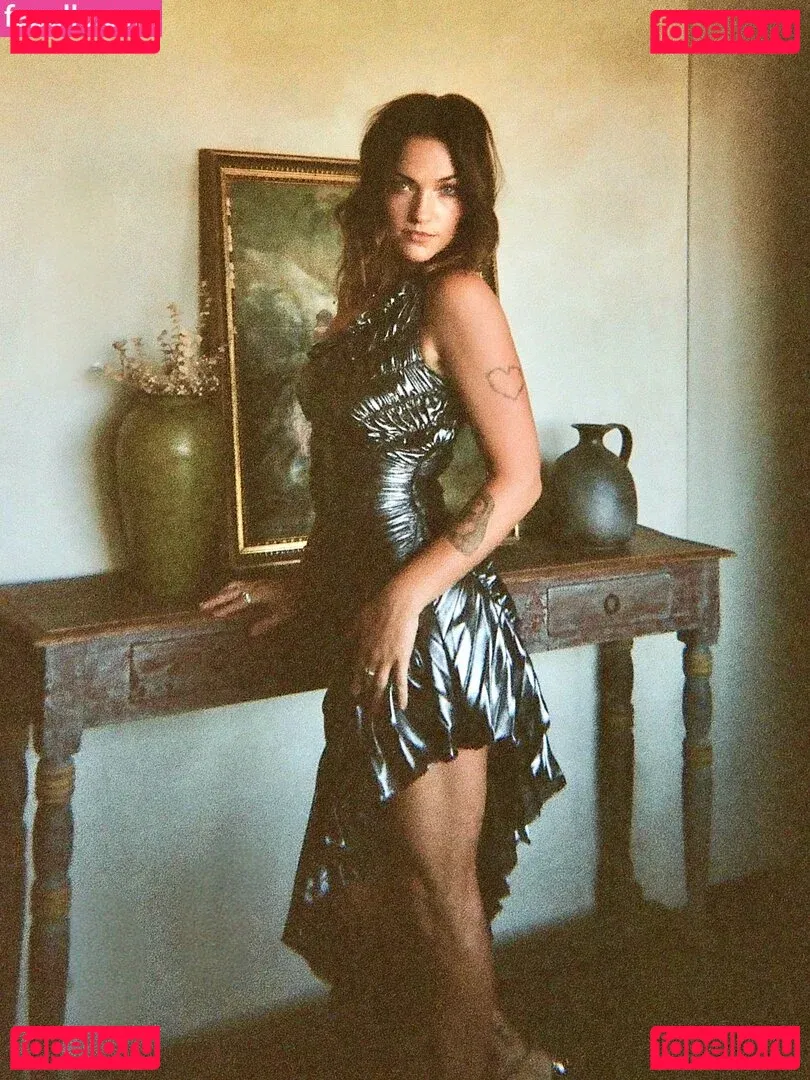 Violett Beane Onlyfans Photo Gallery 