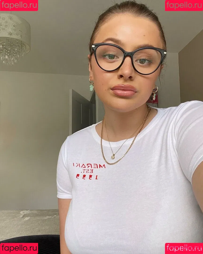 Eleanor Evans Onlyfans Photo Gallery 
