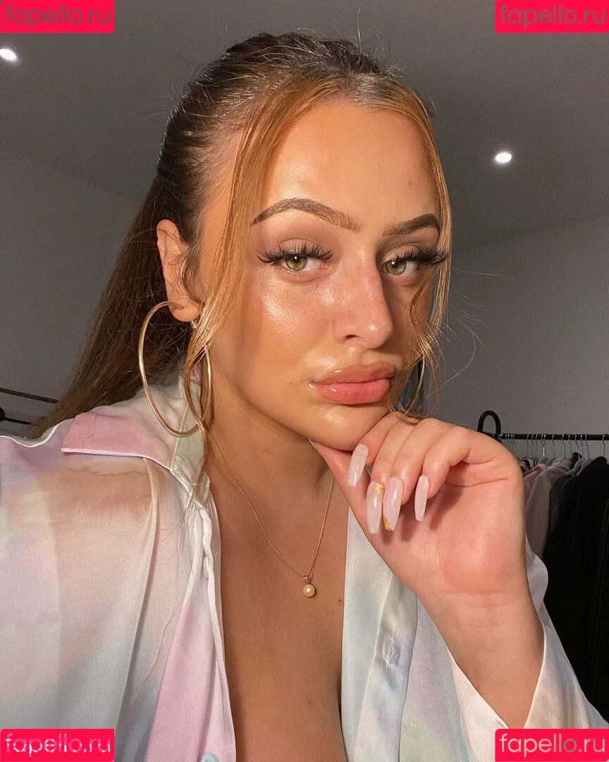 Eleanor Evans Onlyfans Photo Gallery 