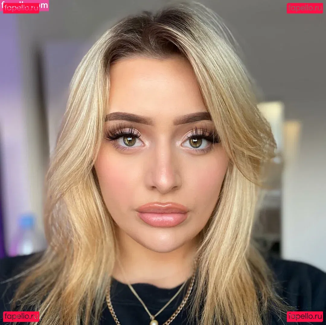 Eleanor Evans Onlyfans Photo Gallery 