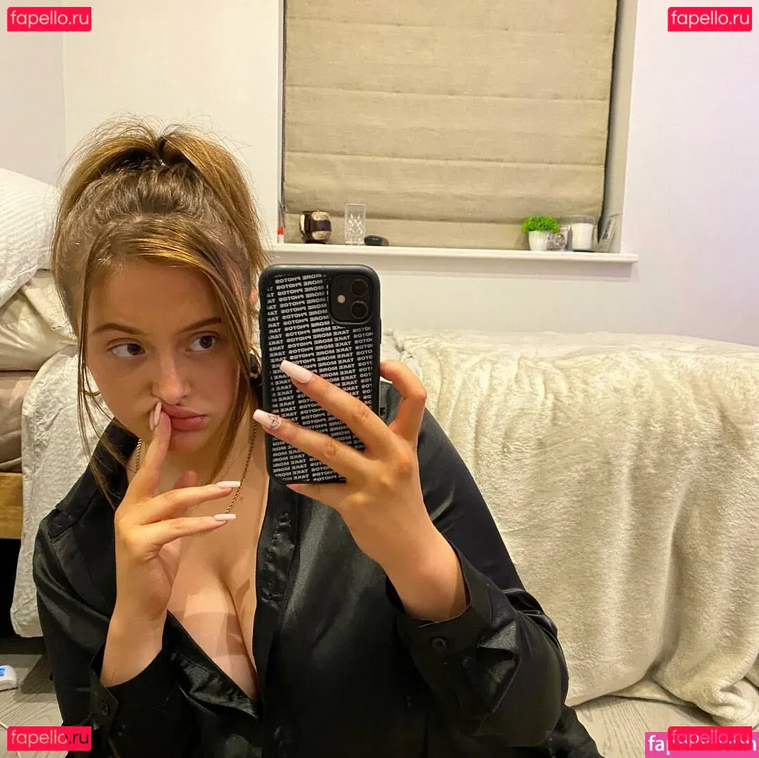 Eleanor Evans Onlyfans Photo Gallery 