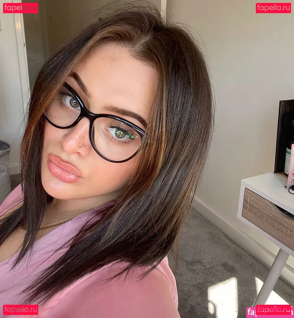 Eleanor Evans Onlyfans Photo Gallery 