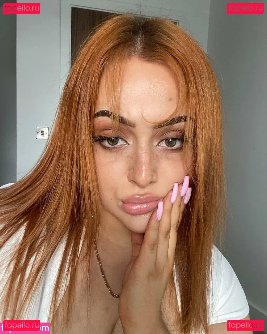 Eleanor Evans Onlyfans Photo Gallery 