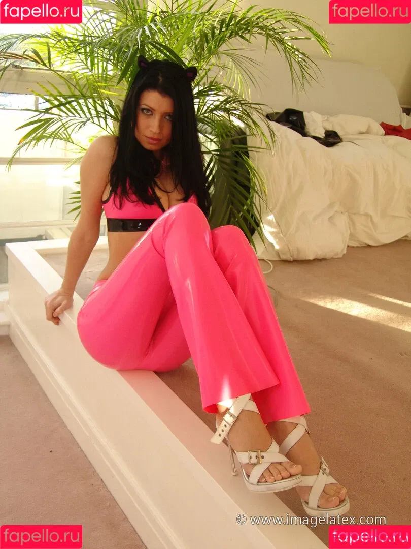 Lillyroma1982 Onlyfans Photo Gallery 