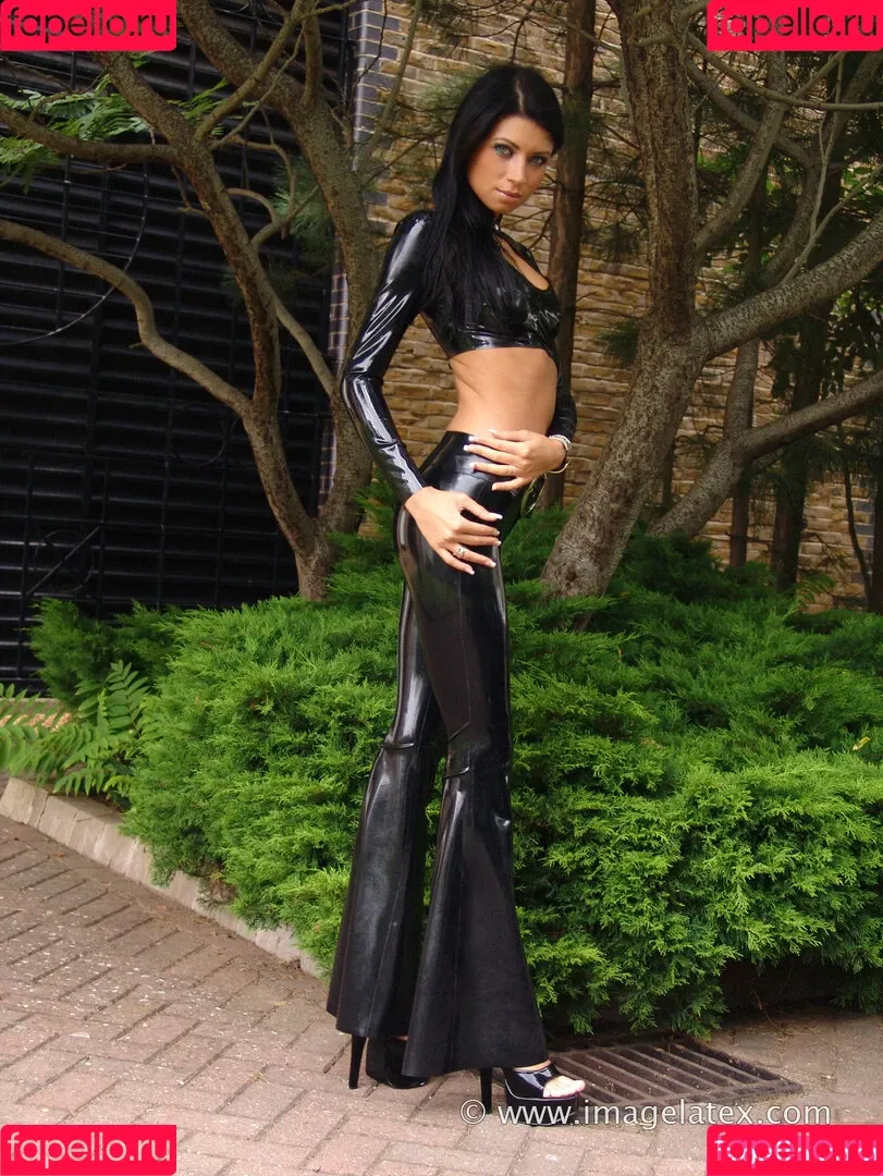 Lillyroma1982 Onlyfans Photo Gallery 