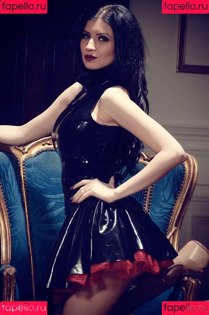 Lillyroma1982 Onlyfans Photo Gallery 