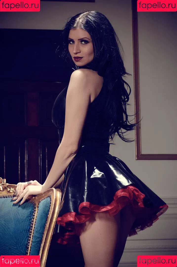 Lillyroma1982 Onlyfans Photo Gallery 
