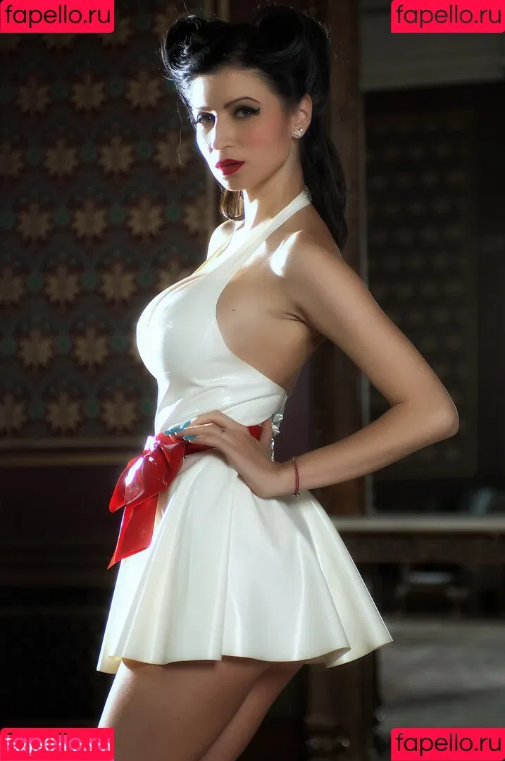 Lillyroma1982 Onlyfans Photo Gallery 