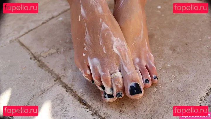 Lillyroma1982 Onlyfans Photo Gallery 