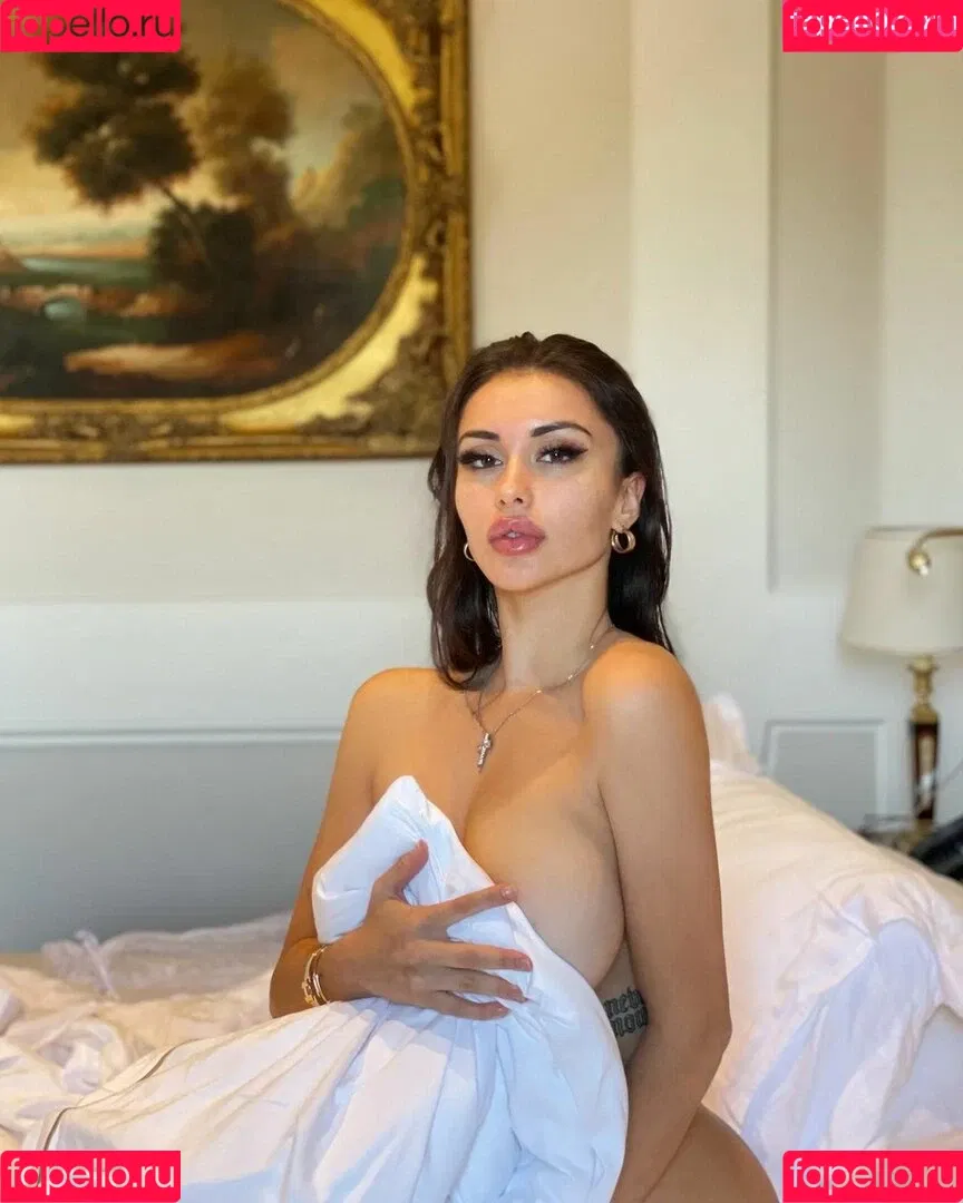 Lucrezia De Lellis Onlyfans Photo Gallery 