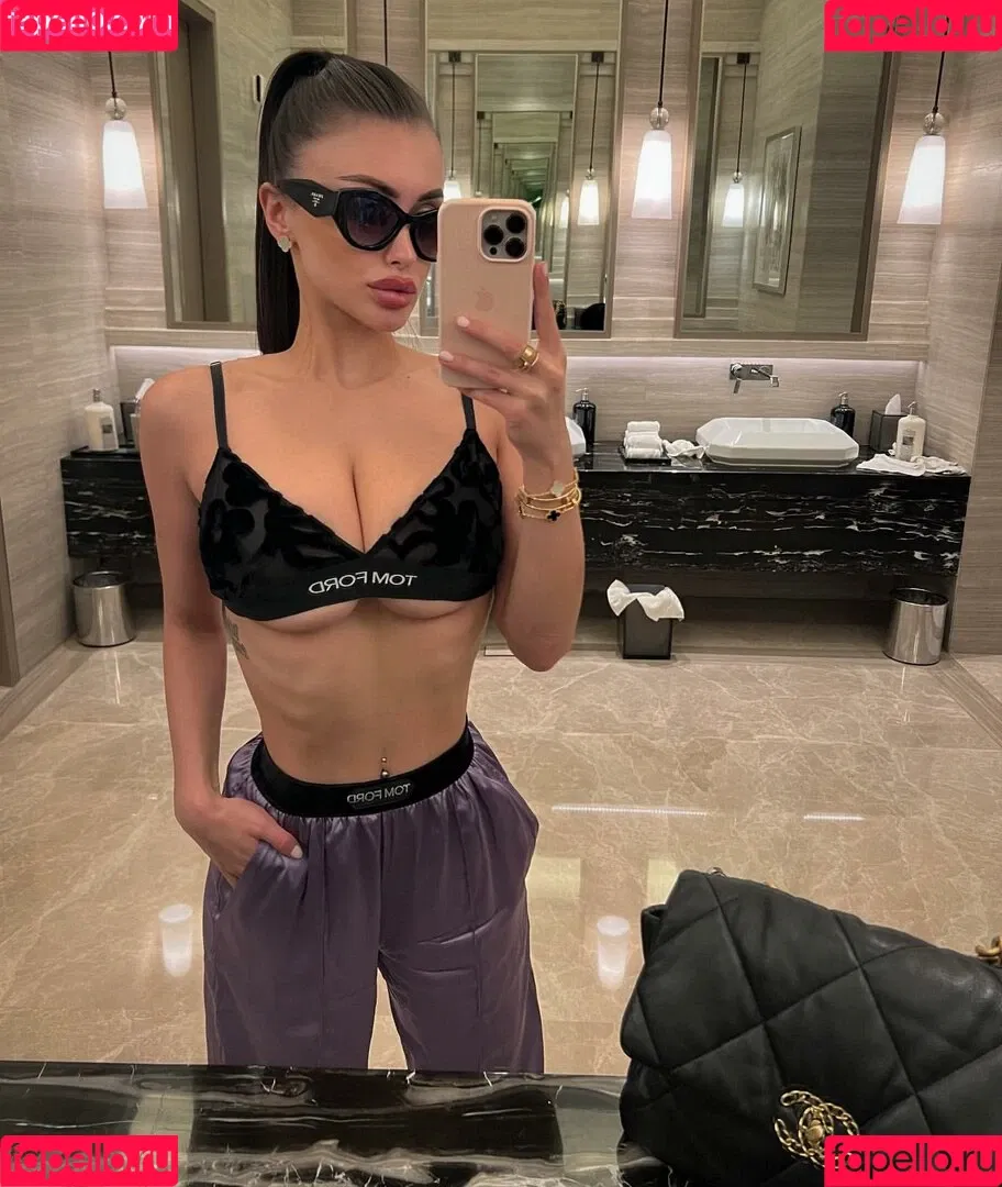 Lucrezia De Lellis Onlyfans Photo Gallery 