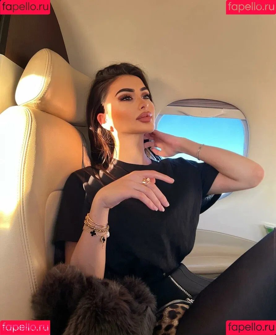 Lucrezia De Lellis Onlyfans Photo Gallery 