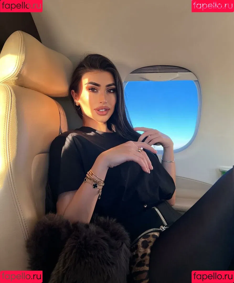 Lucrezia De Lellis Onlyfans Photo Gallery 