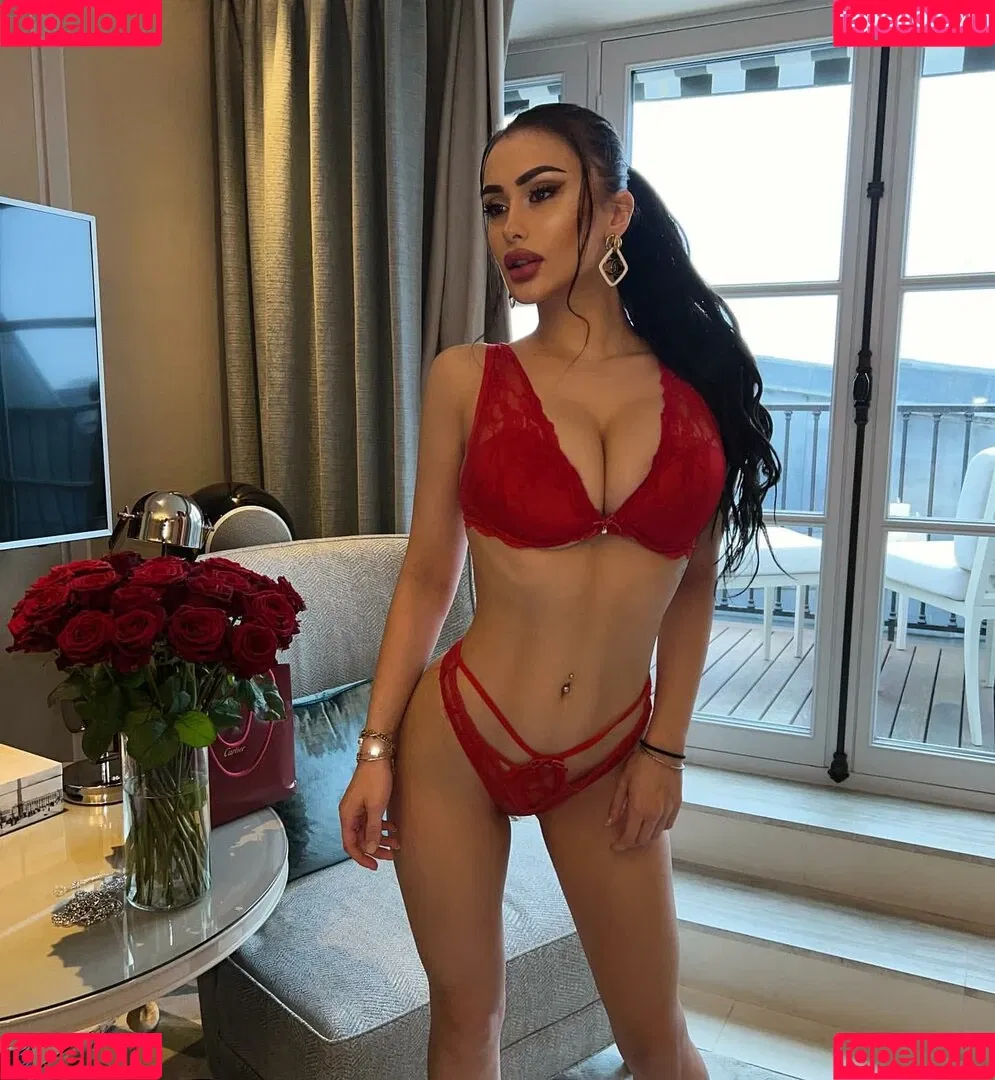 Lucrezia De Lellis Onlyfans Photo Gallery 