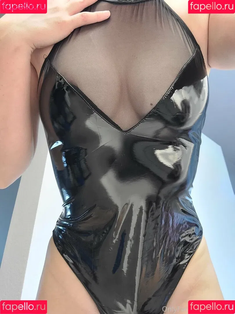 riibbon Onlyfans Photo Gallery 