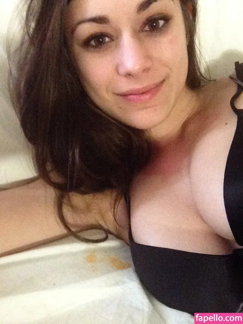 Katie Broad Onlyfans Photo Gallery 