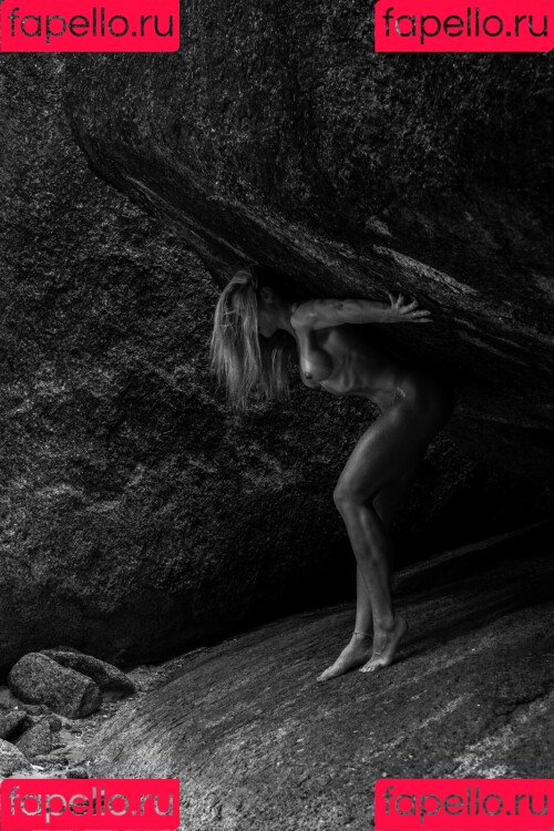 Aline Hirth Nude Onlyfans Photo 65